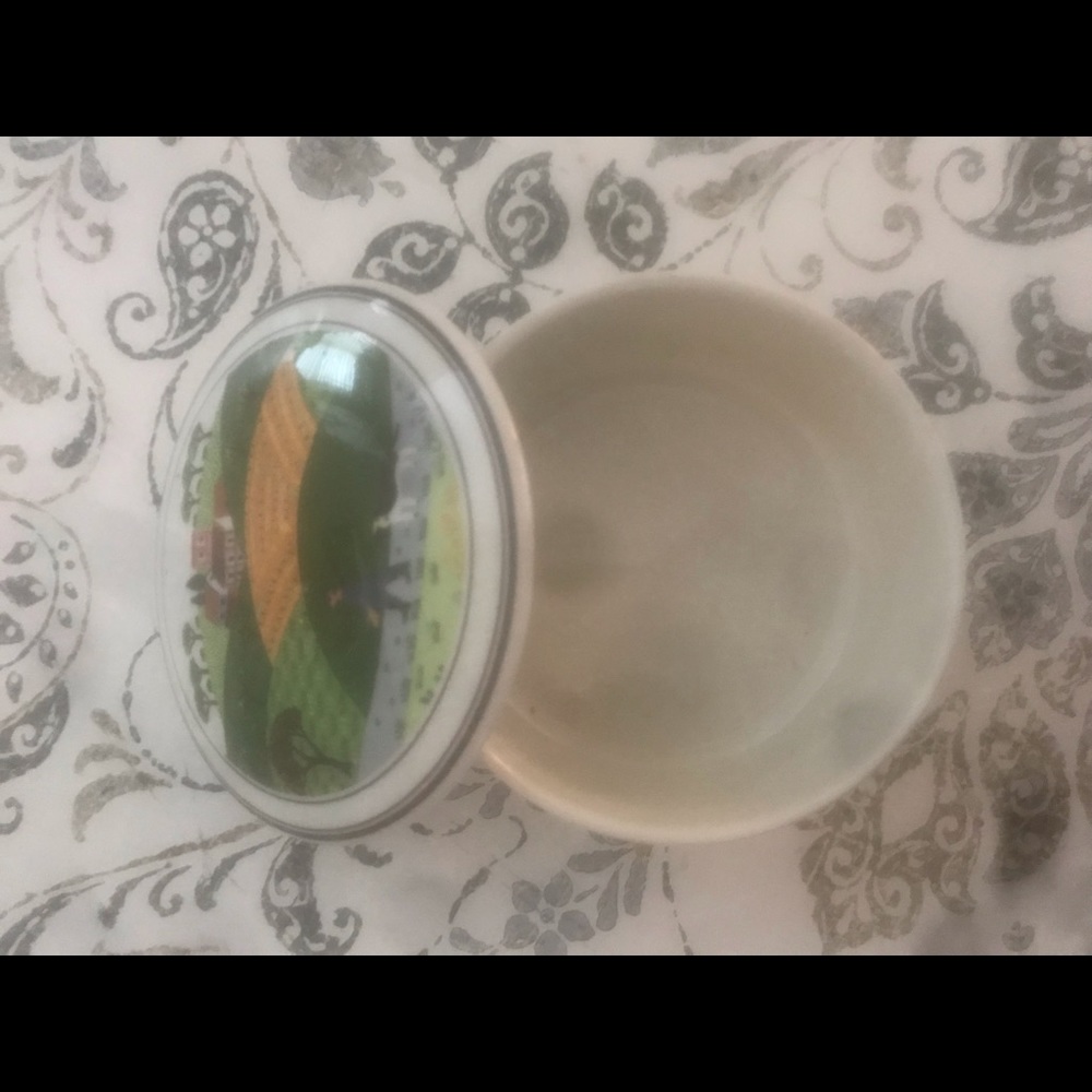Storage container - Picture 2 of 3